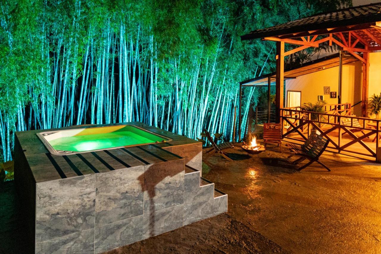 Agradable Cabana Cafetera Con Jacuzzi A 12 Min Del Centro De 佩雷拉 外观 照片